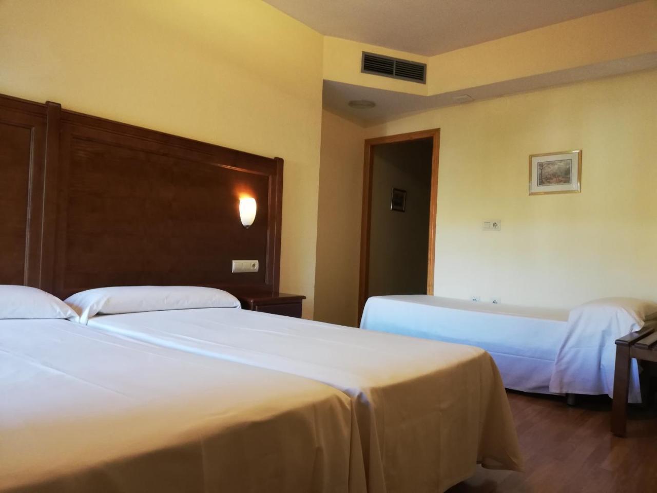 Labella Maria Hotel Pinos Genil Exterior photo