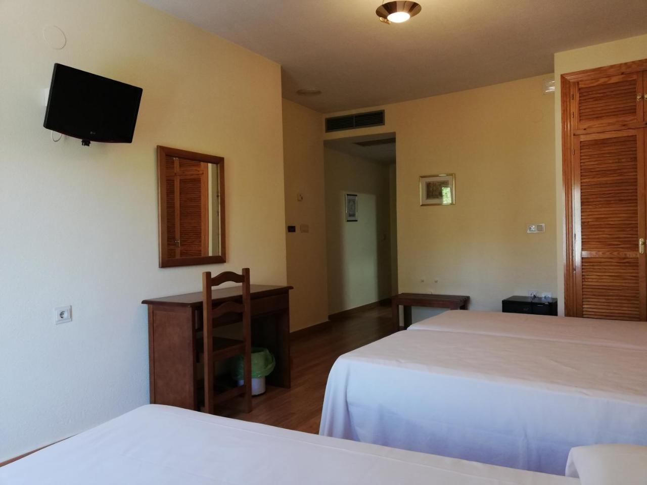 Labella Maria Hotel Pinos Genil Exterior photo